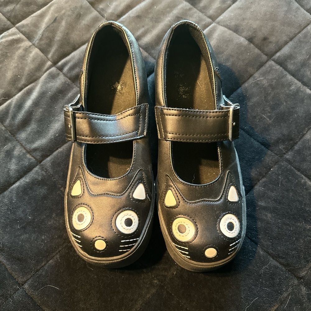 TUK cat Mary Janes size 10